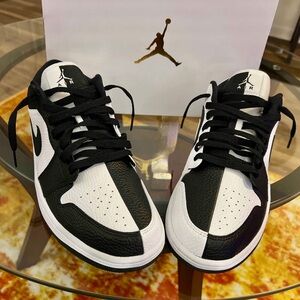 Jordan 1 Wmns “Homage” Sz Wmns 12 Mens 10.5